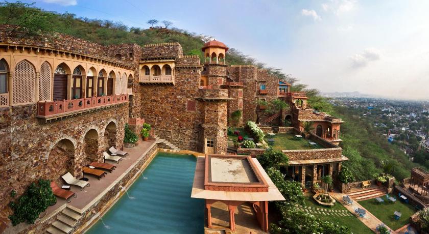 Neemrana Fort-Palace