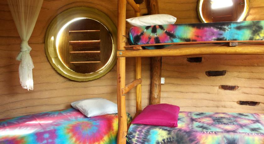 Foto, millel on kujutatud Narivoodi naiste-meeste ühistoas (Bunk Bed in Mixed Dormitory Room) 1