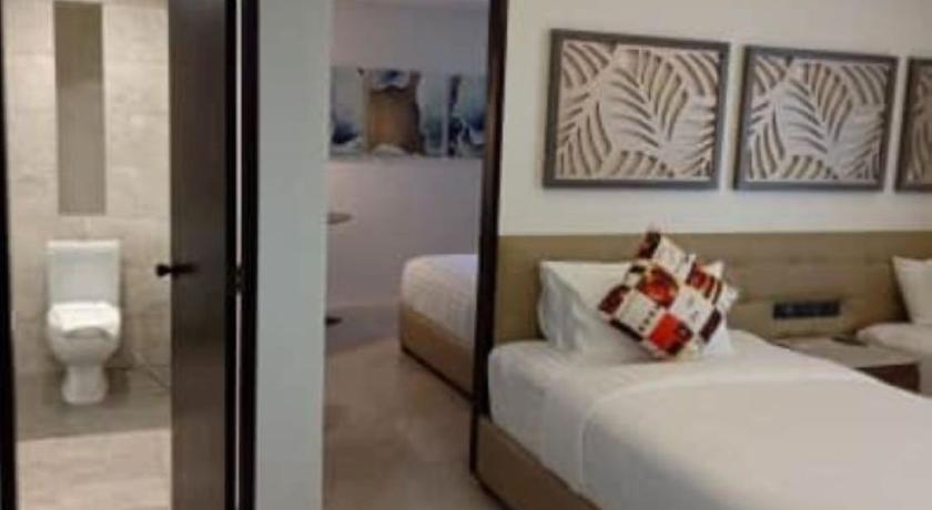 Image of Family Room 15
