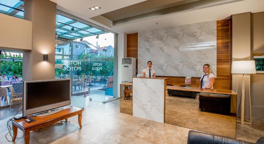 Hotel Potos photo