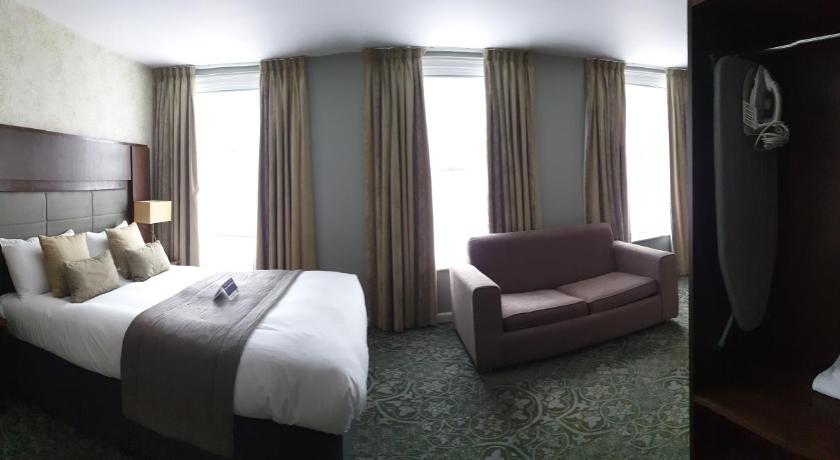 The King's Head Hotel - JD Wetherspoon photo