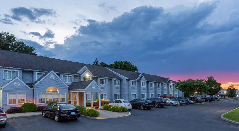 Microtel Inn & Suites by Wyndham Bethel/Danbury