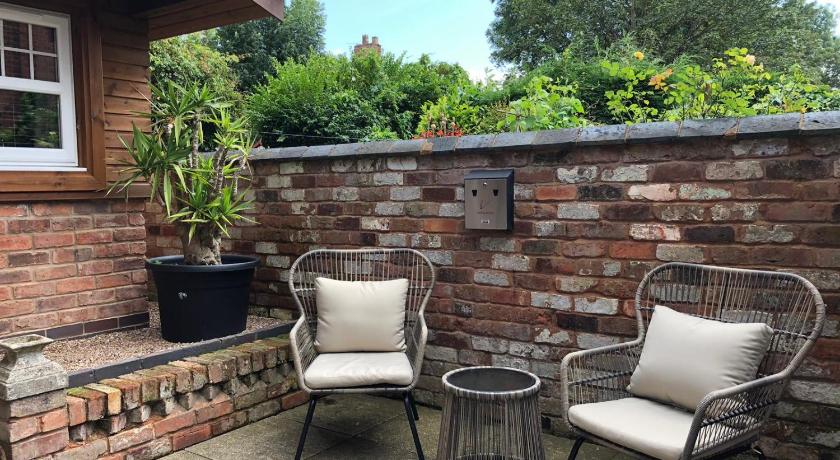 Boutique Garden Lodge @ The Larches photo