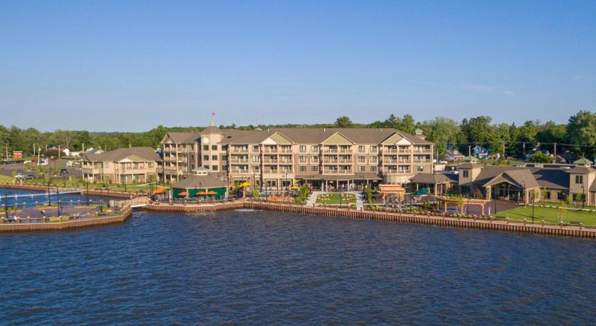 Chautauqua Harbor Hotel - Jamestown — Hotel in Celoron
