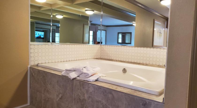 Image of King Suite 2