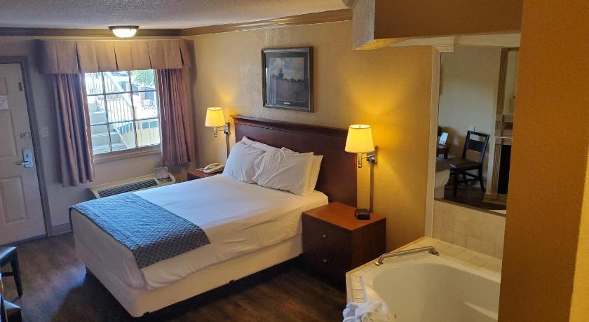 Image of Queen Suite 3