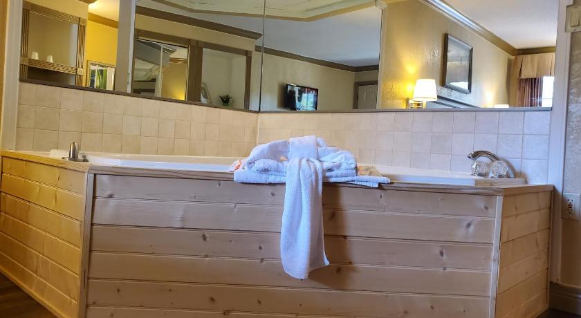 Image of Queen Suite 2