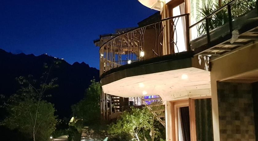 Image of Suite with Mountain View 7