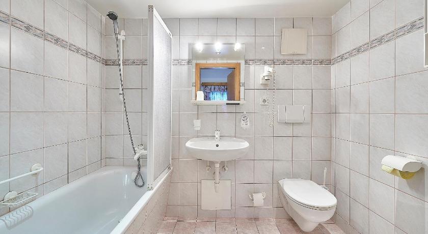 Hotel Gasthof Schweizerhaus photo