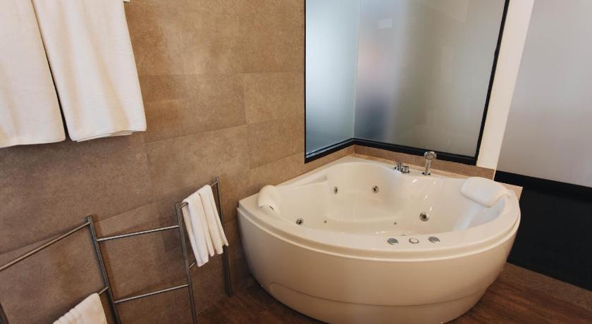 Image of Boribot Panoramic View Suite 15