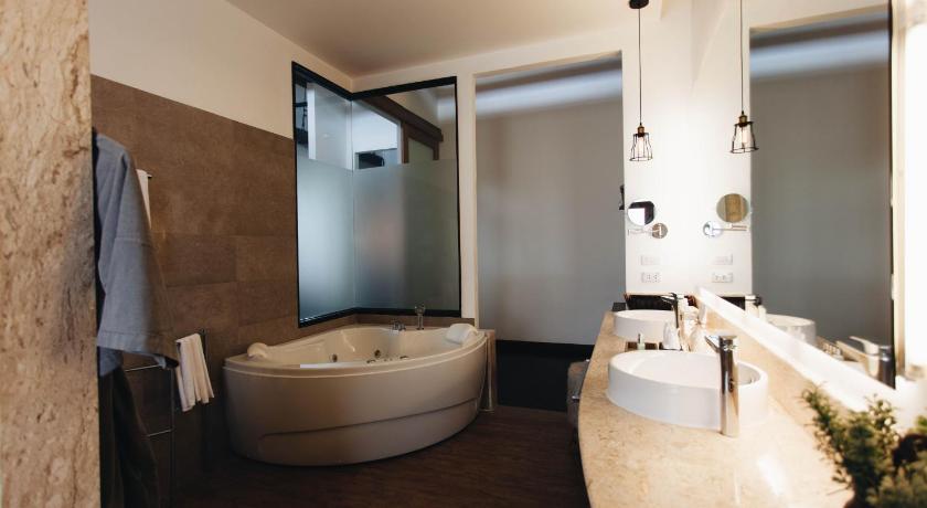 Image of Boribot Panoramic View Suite 2