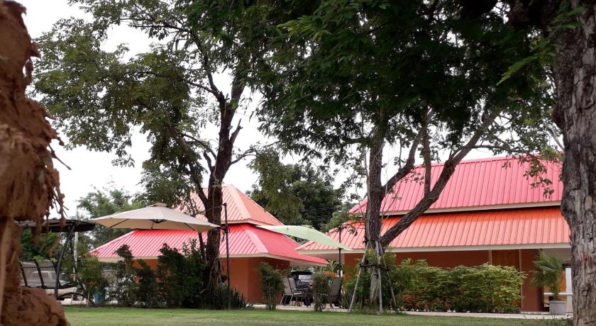 Wapipathum Earthen House
