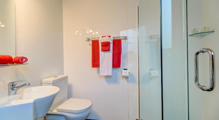 Image of Standard King Room 15