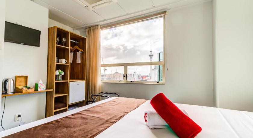 Image of Queen Room 5