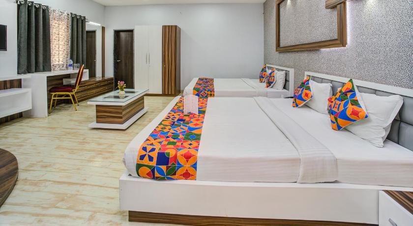 Hotel Bee Town