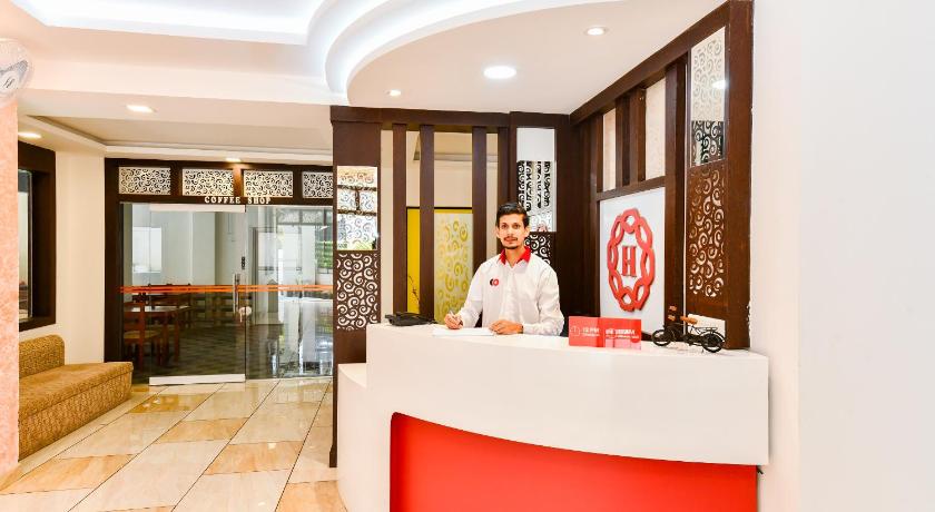OYO 24373 Hilite Inn photo