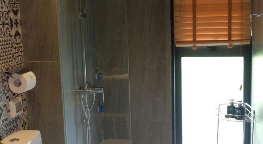 Image of Deluxe Lake View 8