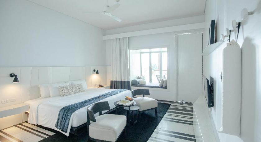 Image of Pool Suite 7