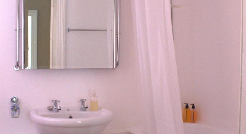 Bisibee Guest House photo