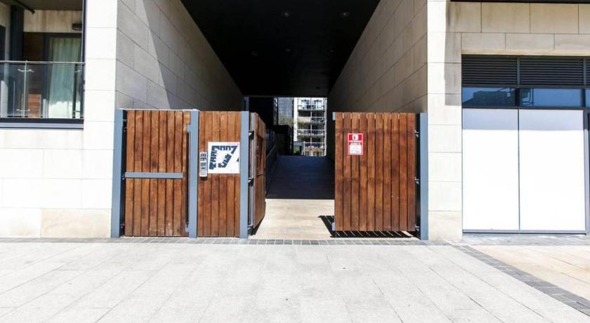 Image of Apartment 32
