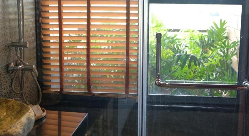 Image of Double Room with Lake View 9