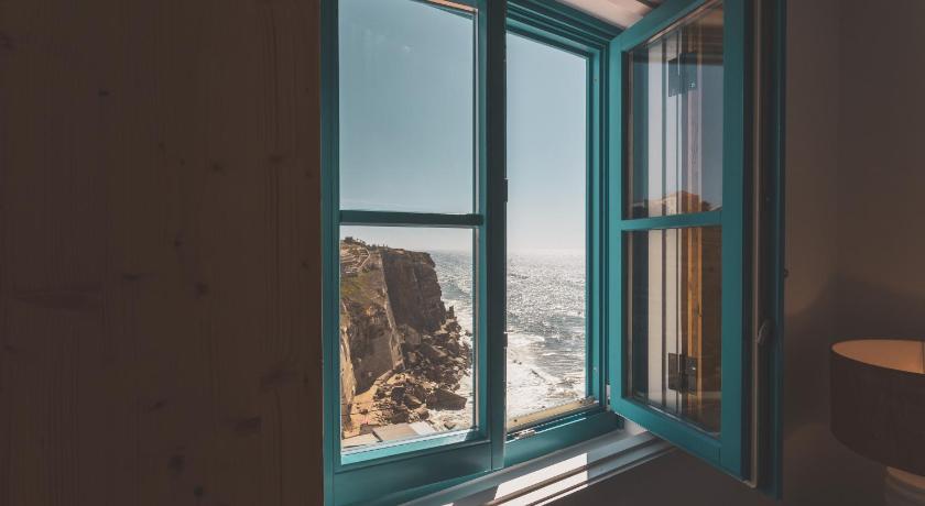 Azenhas do Mar West Coast Design and Surf Villas — Hotel in Colares