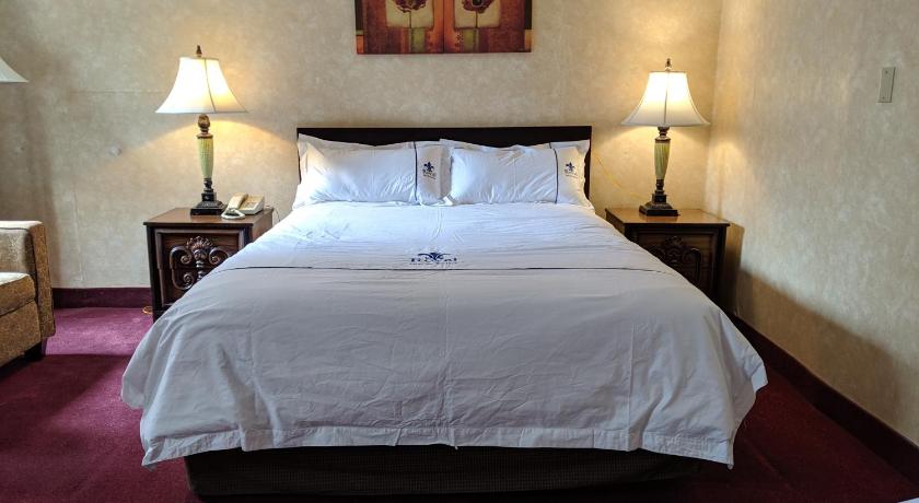 Royal Inn and Suites at Guelph photo