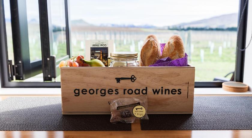 Romantic Vineyard getaway photo