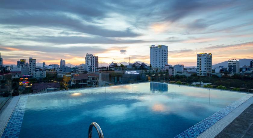 ダナン Dana Residence 4つ星 ホテル レストラン