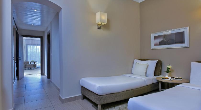 Image of Deluxe Family Pool View 5