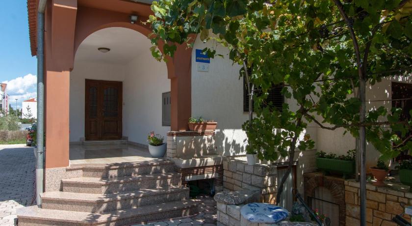 Irena's place A1 photo