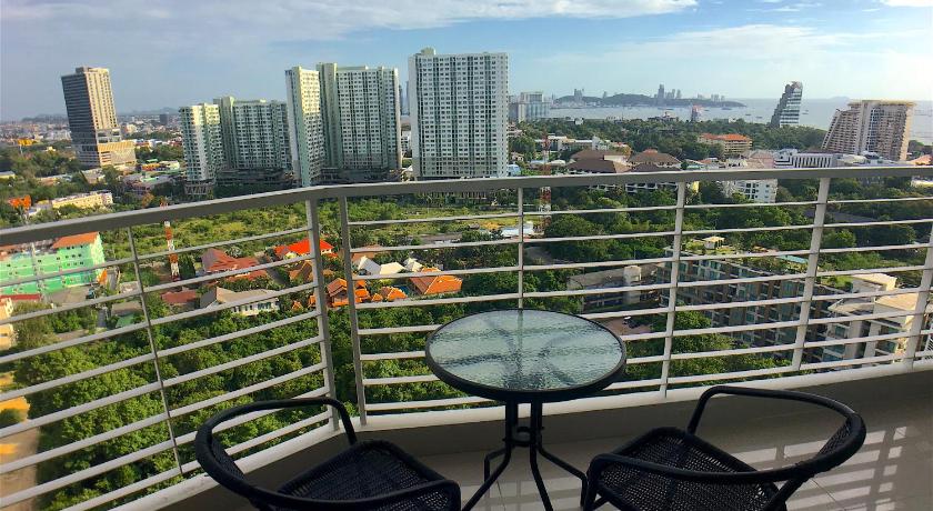 58sqm Elegant New Suite with Great Night Bay View photo