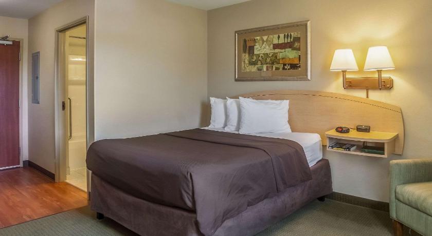 Suburban Extended Stay Hotel Triadelphia