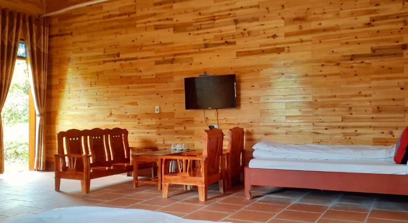 Image of Family Room with Private Bathroom 4