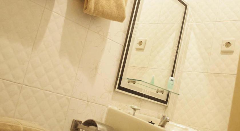 Image of Standard Twin 4