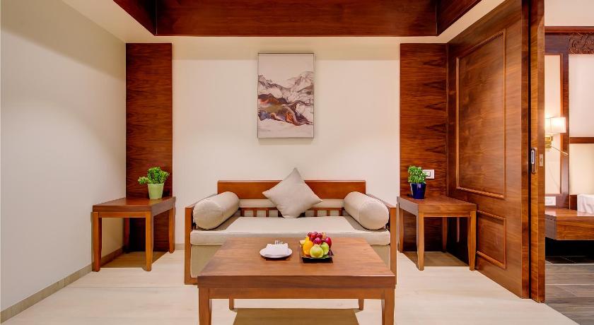 Image of Hazel Suite with bathtub,balcony and mountain view 5