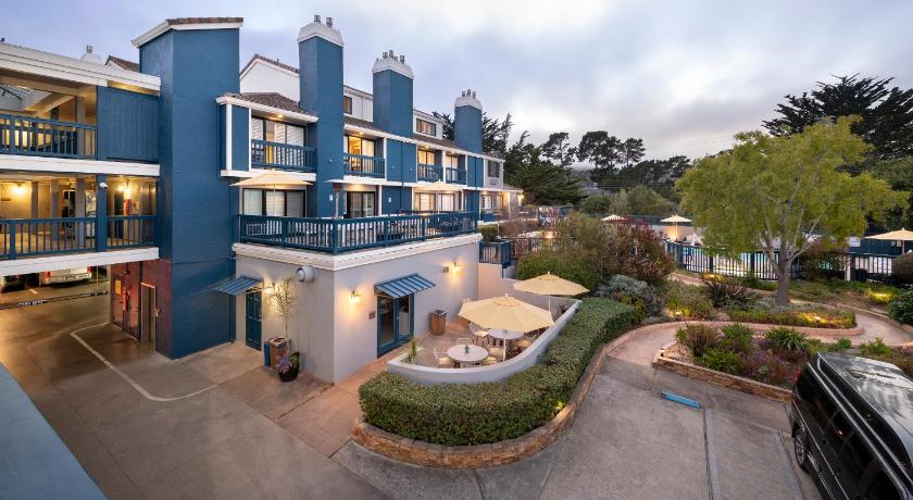 Mariposa Inn and Suites