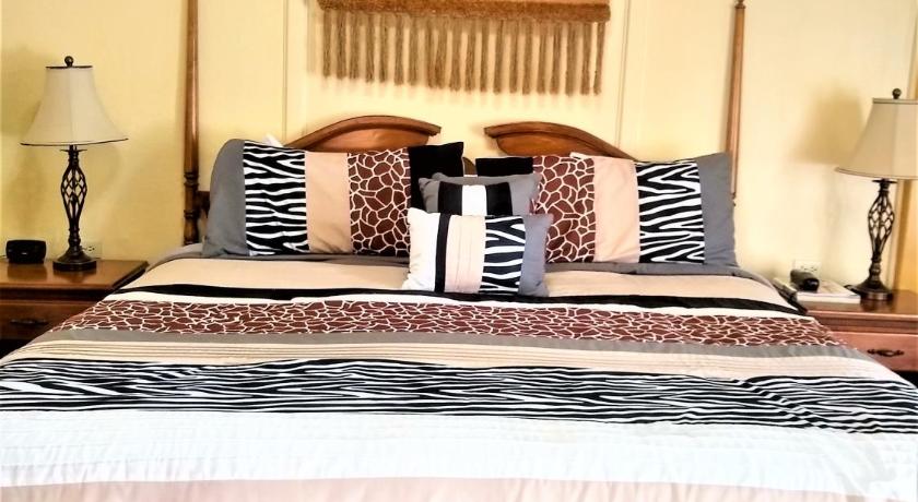 Deluxe Colonial King Room with Partial Sea View (Verandah Access) attēls 8