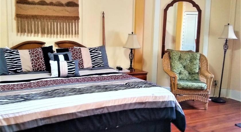 Deluxe Colonial King Room with Partial Sea View (Verandah Access) attēls 4
