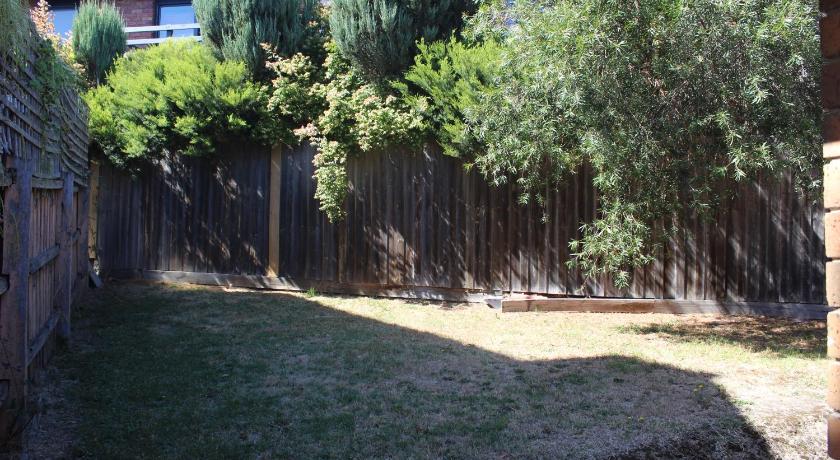 Australian Home Away At Doncaster Anderson Creek 2 Apartment - 