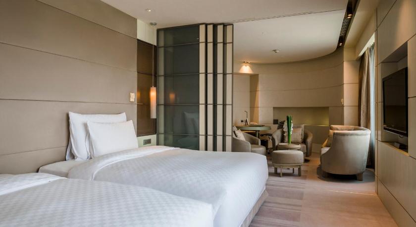 Image of Club Floor - Club Junior Suite Queen 5