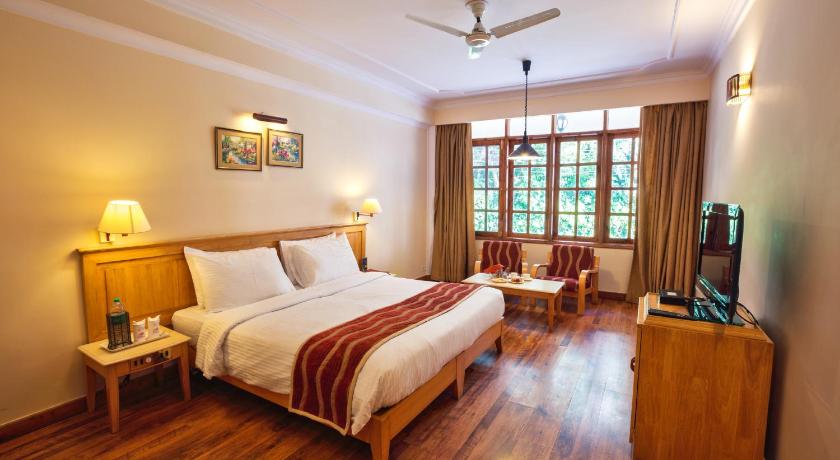 Deluxe Room Mall Road Facing with Bathtub