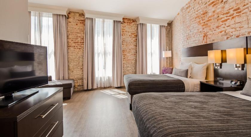2 double beds, nonsmoking fotója 0
