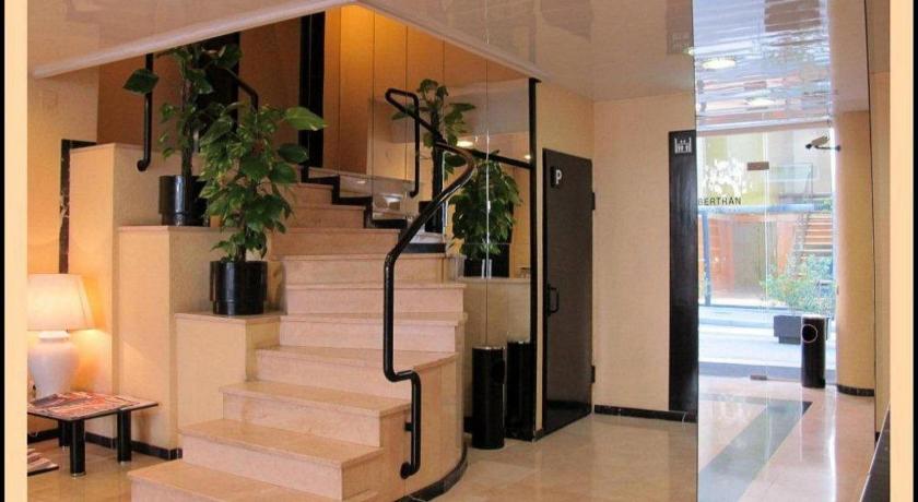 Aparthotel Bertran photo