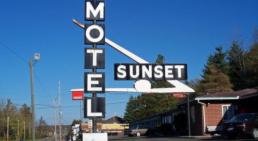 Sunset Motel — Hotel in Athens (OH)