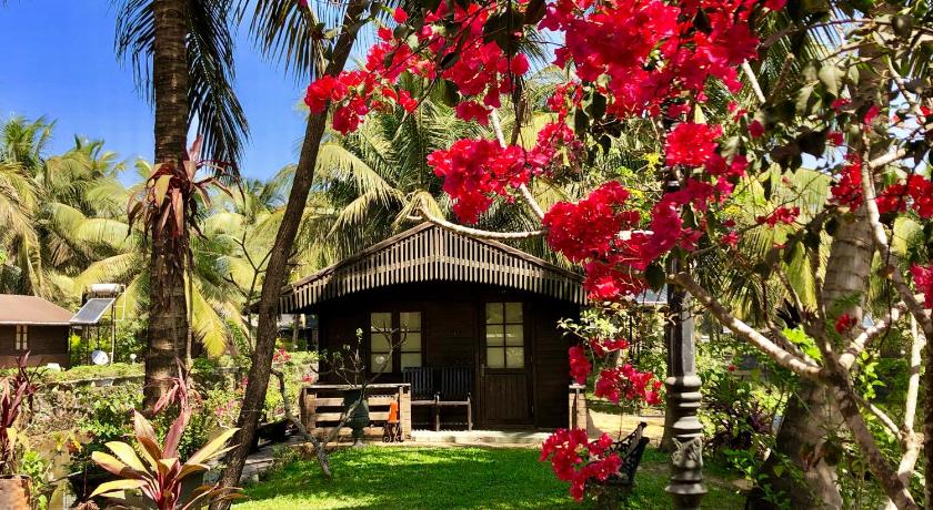 Image of Standard Wooden Cottage 3