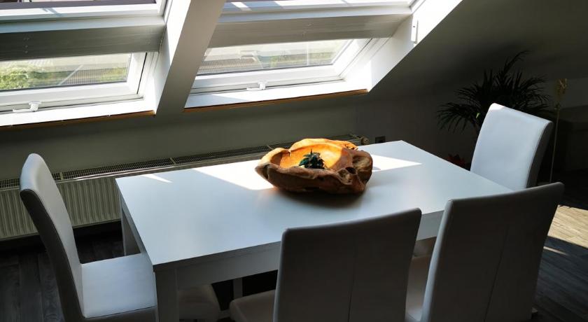 Ferienwohnung Sonnenblick In Zirndorf Apartment Deals Photos Reviews