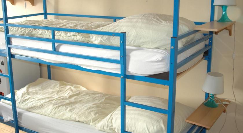 Image of Nine-Bed Room with private bathroom 7