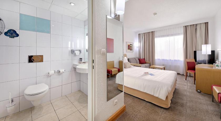 Afbeelding van Standard Room With 1 Queen Size Bed 4