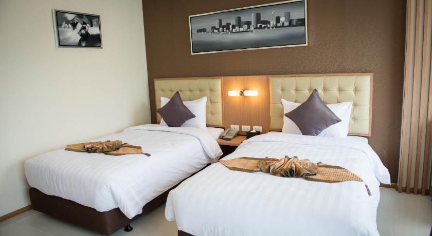 Image of Standard Twin Room 11